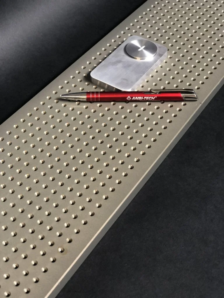 Перфорована поверхня