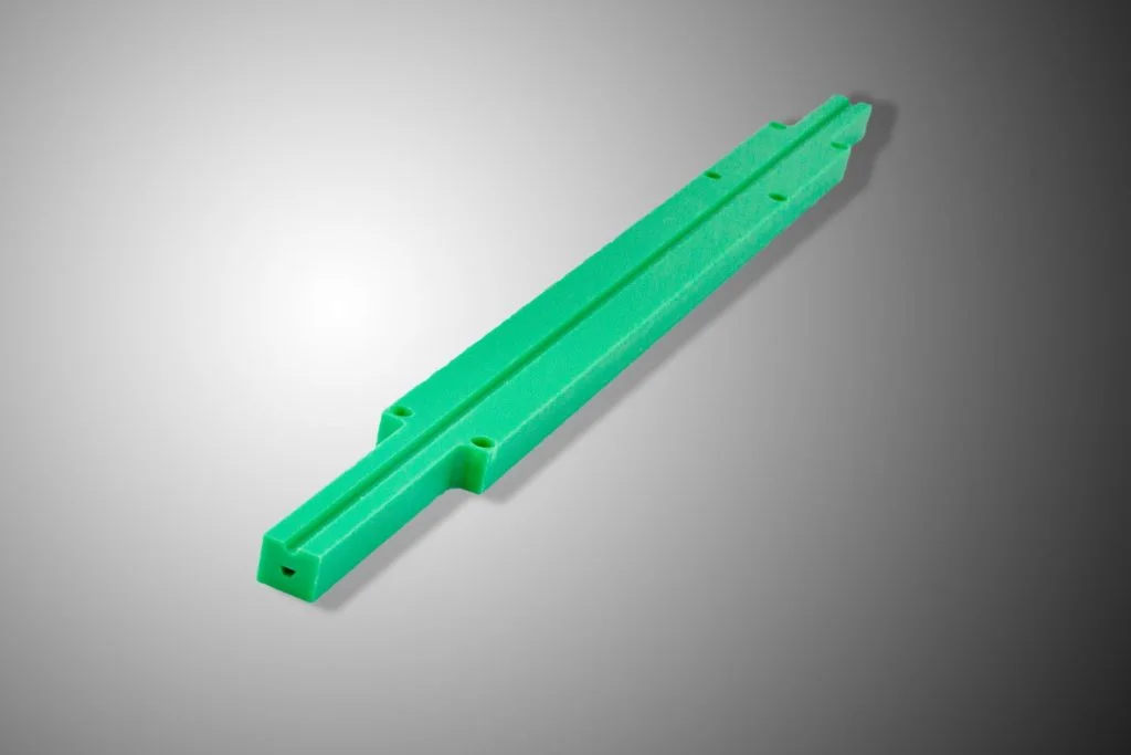 Довгастий об'єкт.