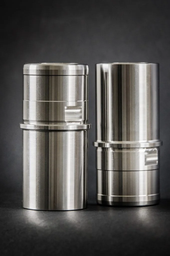 Нержавіюча сталь.