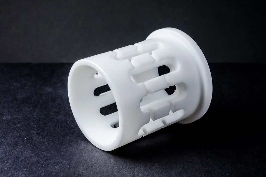 Вирізи та виступи.